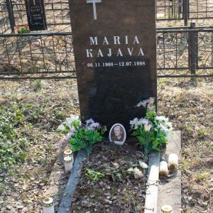 Kirjailija Maria Kajavan hauta Keltossa
