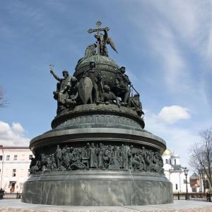 Ven�j�n 1000-vuotisen historian monumentti Novgorodissa