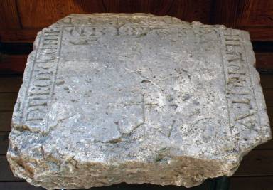 Hautakivi vuodelta 1304